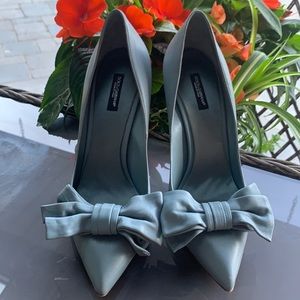 Dolce Gabbana Leather Pointed Stiletto Pumps Bow